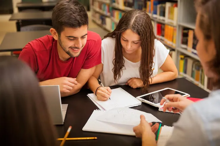 educación y becas cetlat